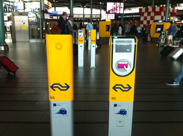 Автоматы для чек-ин и чек-аут в Голландии