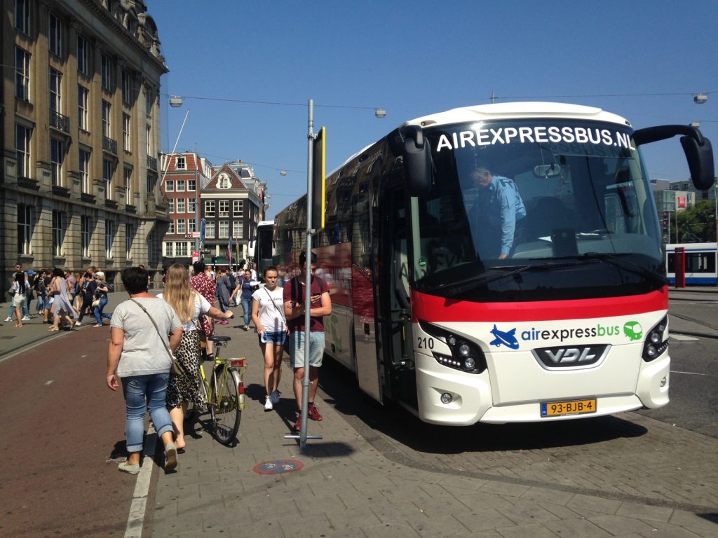 Как добраться из Эйндховена до Амстердама? Автобус Air Express Bus