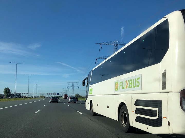 Автобус Фликсбас из Эйндховена в Амстердам