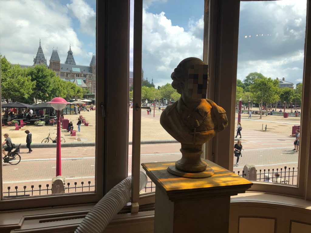 MoCo музей современного искусства в Амстердаме