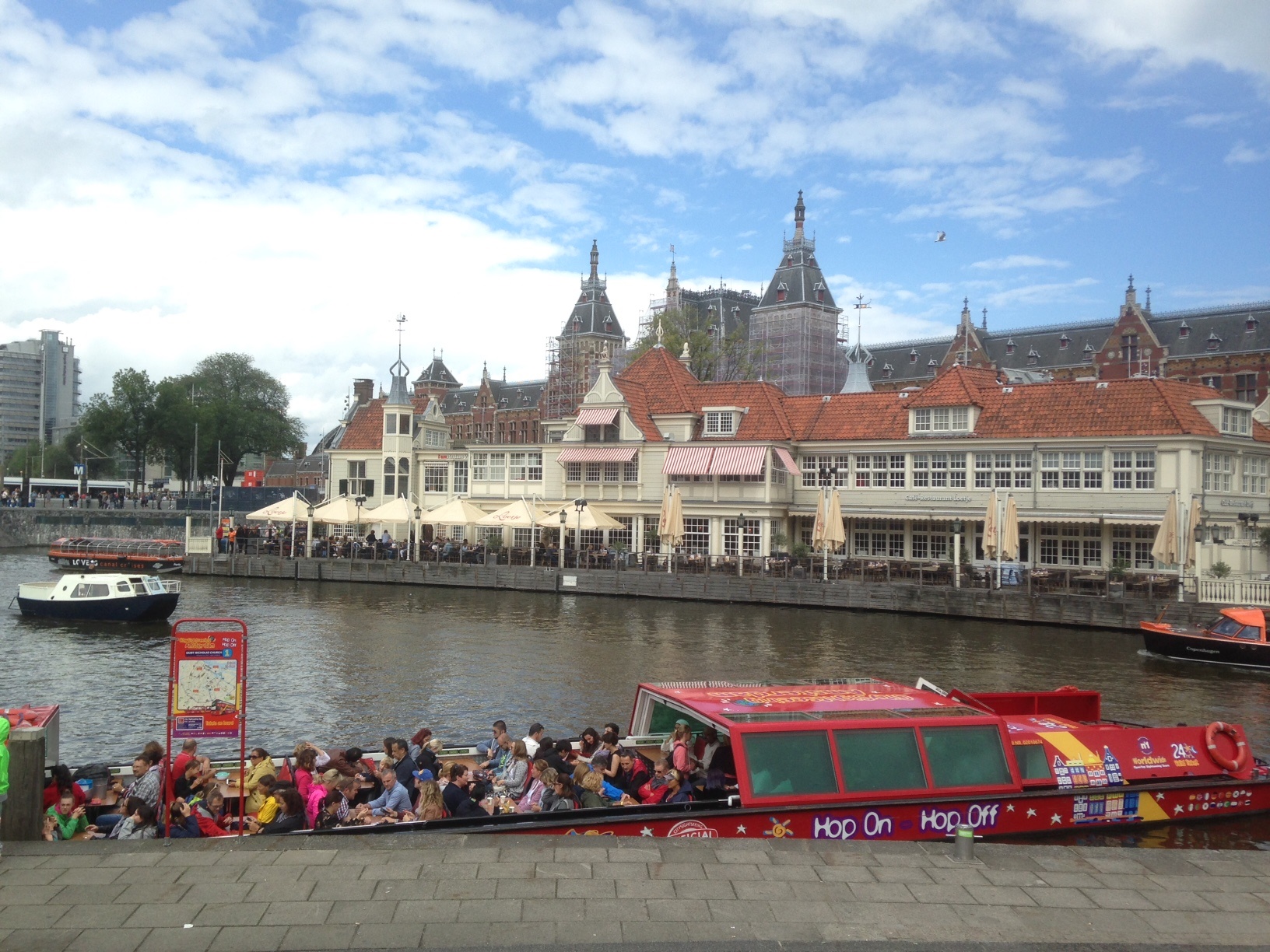 Hop On - Hop Off Boat Tour Amsterdam