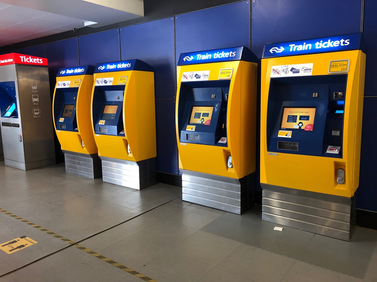 Билеты на поезд в Нидерландах: Желтые автоматы NS