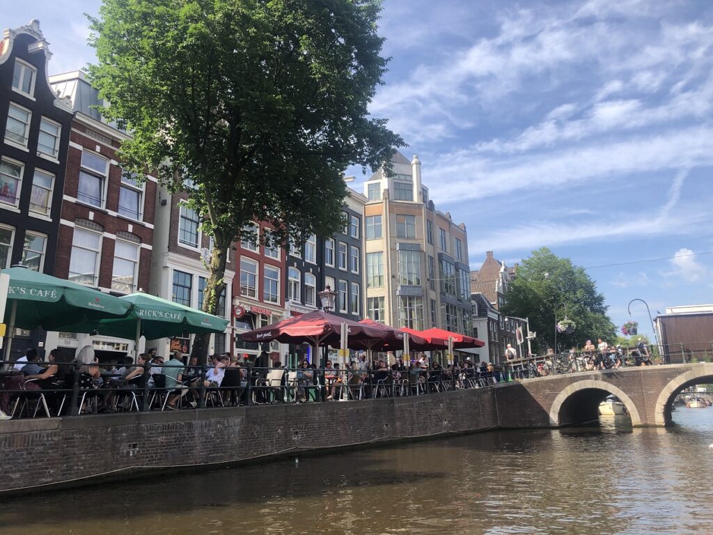 Круиз по каналам Амстердама, квартал красных фонарей