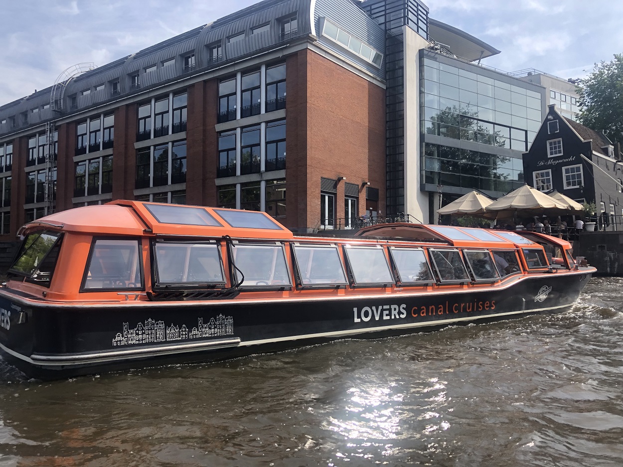 Lovers canal cruises, экскурсии по каналам Амстердама