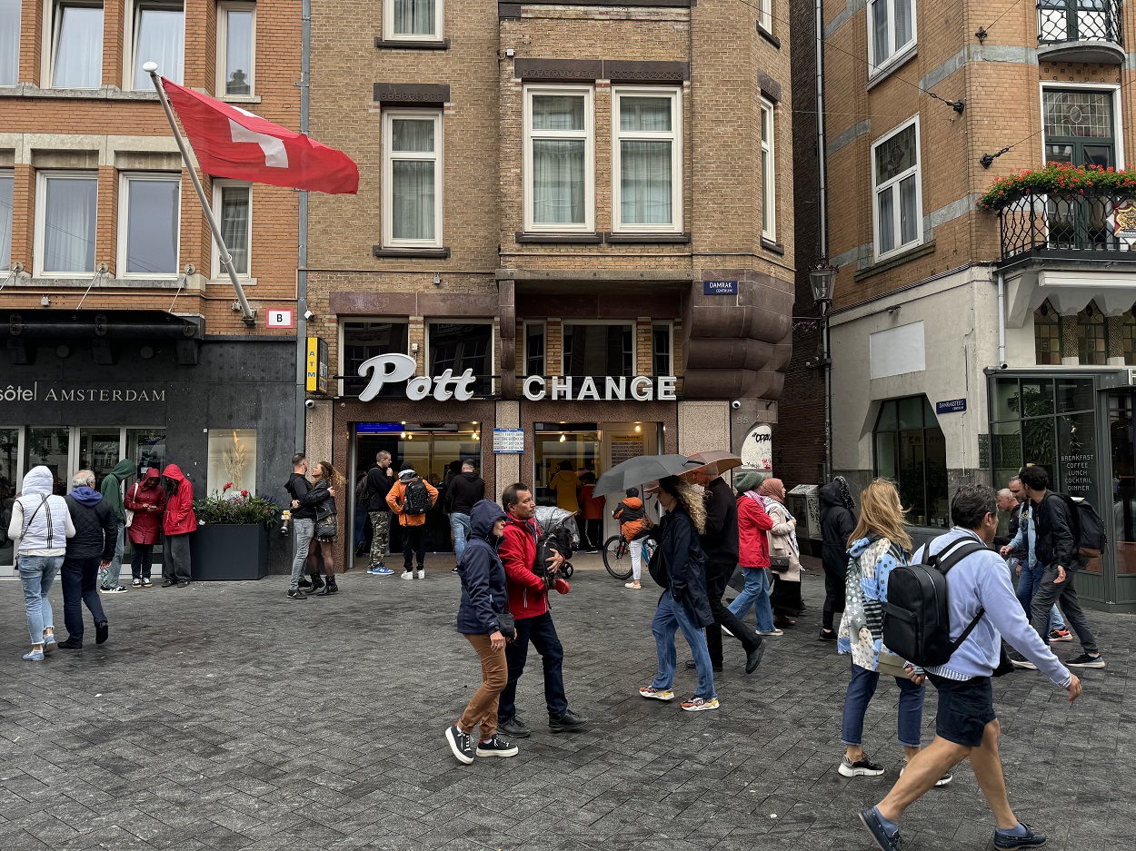 Pott change, обменник с лучшими курсами в Амстердаме
