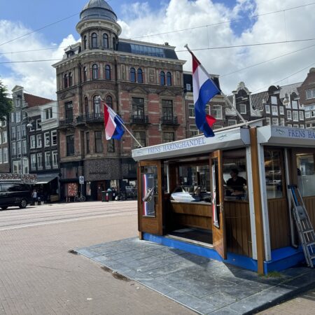 Киоски с селедкой в Амстердаме
