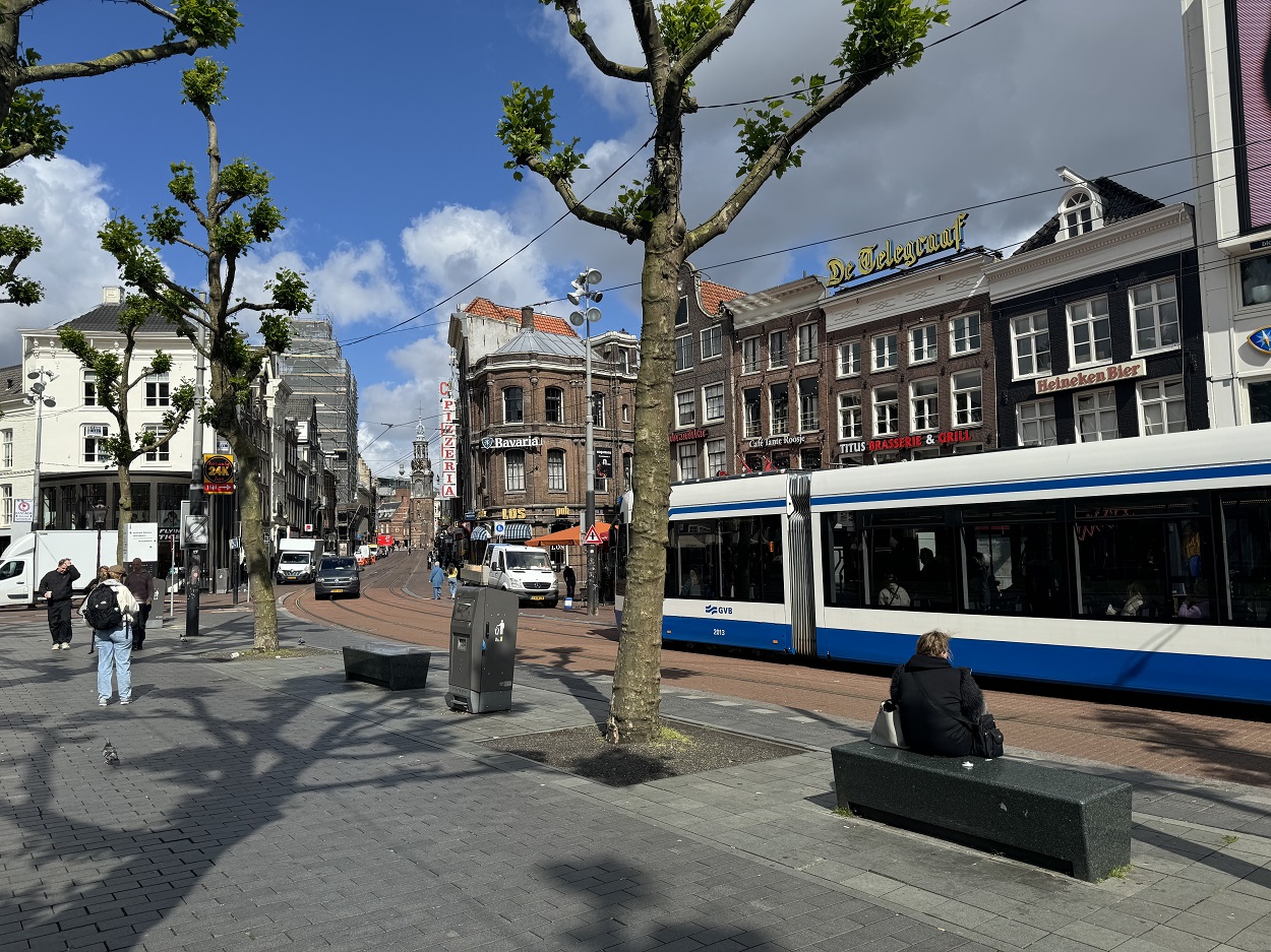 Приложение для общественного транспорта в Амстердаме